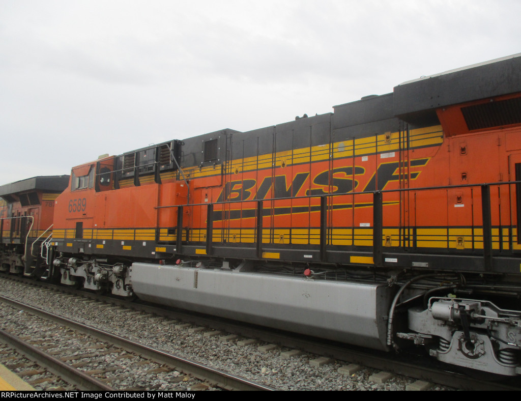 BNSF 6589